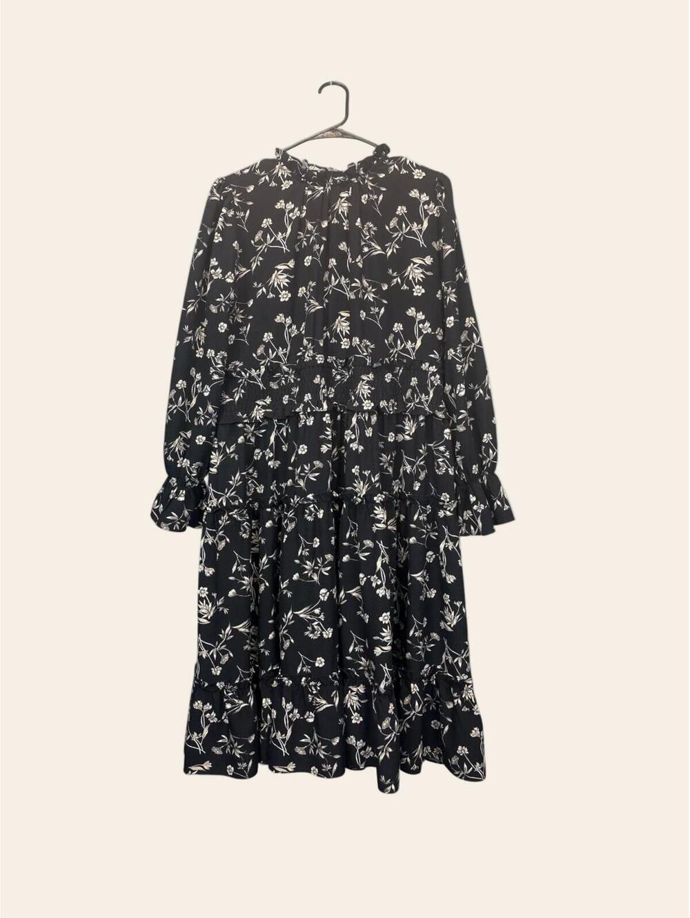 Maple Cliff Dress - Picture 2 of 8
